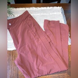 Woman’s size 8 Athleta uptown ankle pants